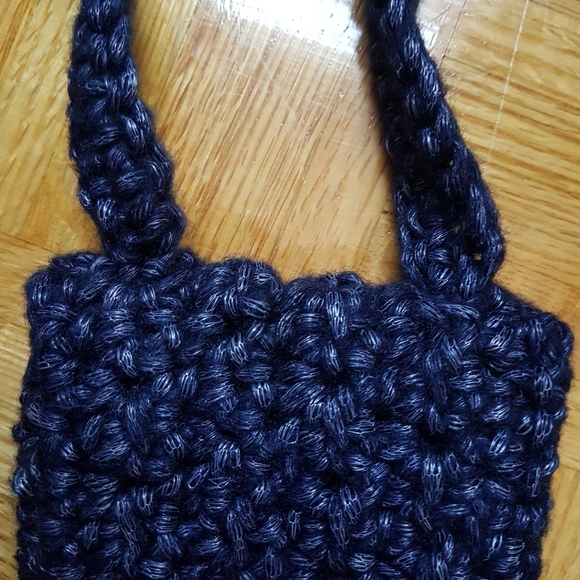 Hand crocheted over the shoulder/crossbody side bag - Picture 4 of 6